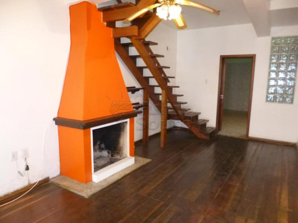 Comprar Casa / Padrão em Pelotas R$ 450.000,00 - Foto 1 Comprar Casa / Padrão em Pelotas R$ 450.000,00 - Foto 1