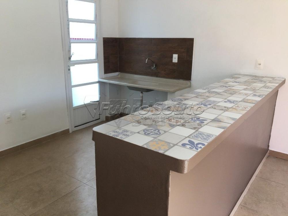 Alugar Casa / Padrão em Pelotas R$ 1.000,00 - Foto 11