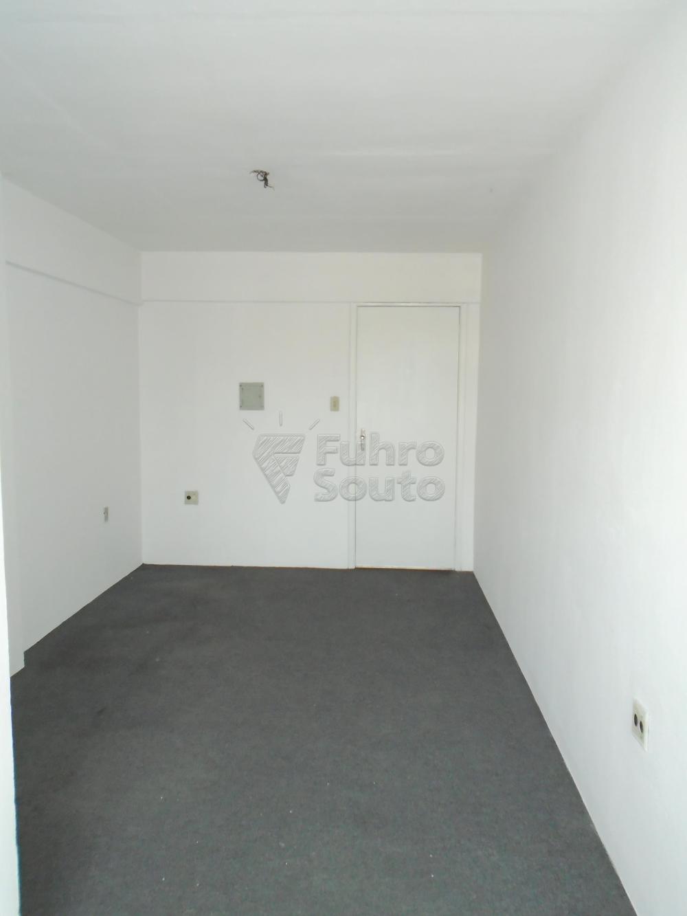 Alugar Comercial / Sala em Condomínio em Pelotas R$ 400,00 - Foto 3