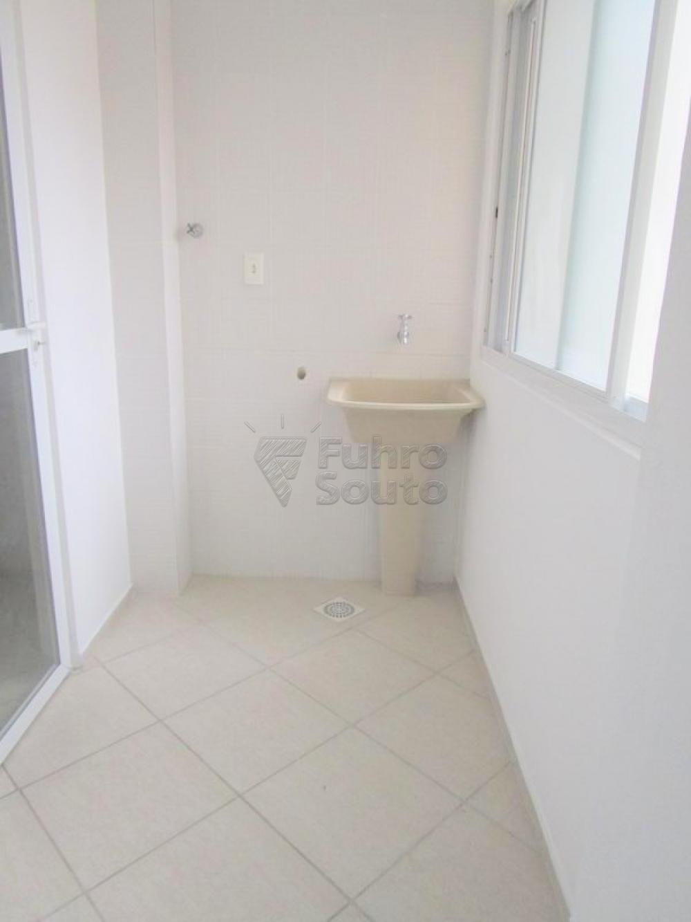 Área de Serviço Alugar Apartamento / Padrão em Pelotas R$ 1.200,00 - Foto 7