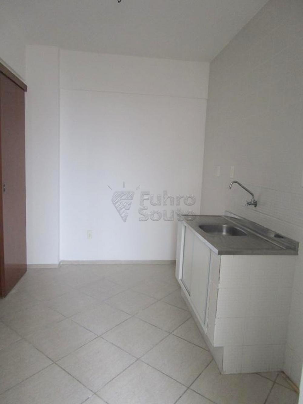 Cozinha Alugar Apartamento / Padrão em Pelotas R$ 1.200,00 - Foto 5