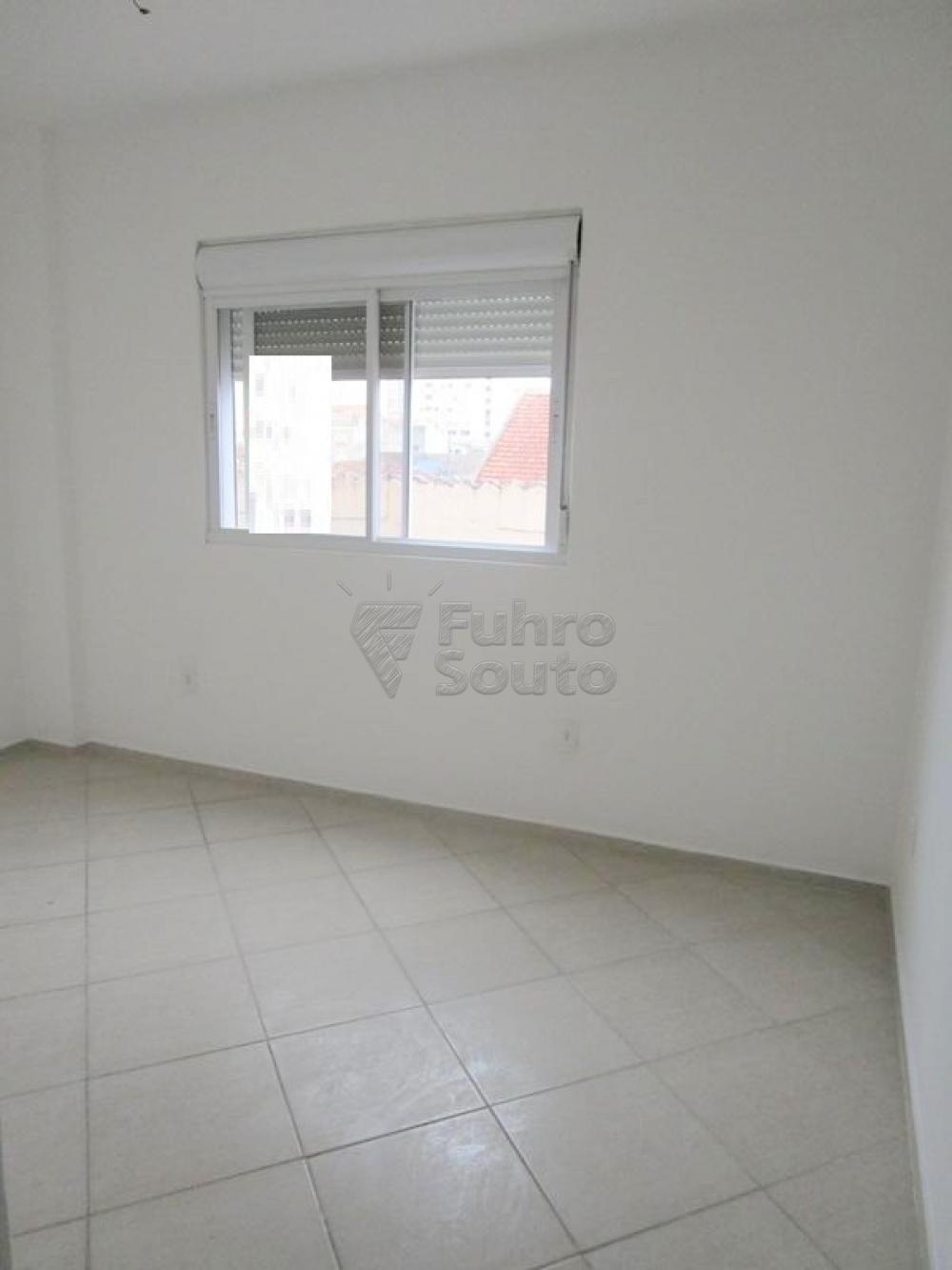 Suíte Alugar Apartamento / Padrão em Pelotas R$ 1.200,00 - Foto 3