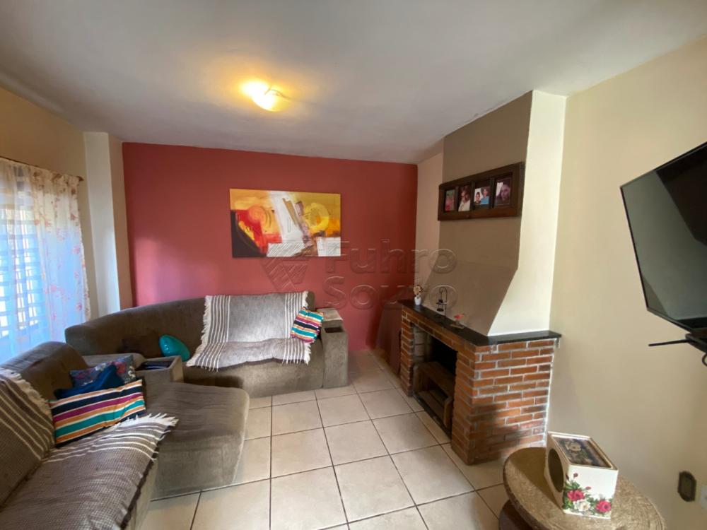 Comprar Casa / Padrão em Pelotas R$ 349.000,00 - Foto 1 Comprar Casa / Padrão em Pelotas R$ 349.000,00 - Foto 1