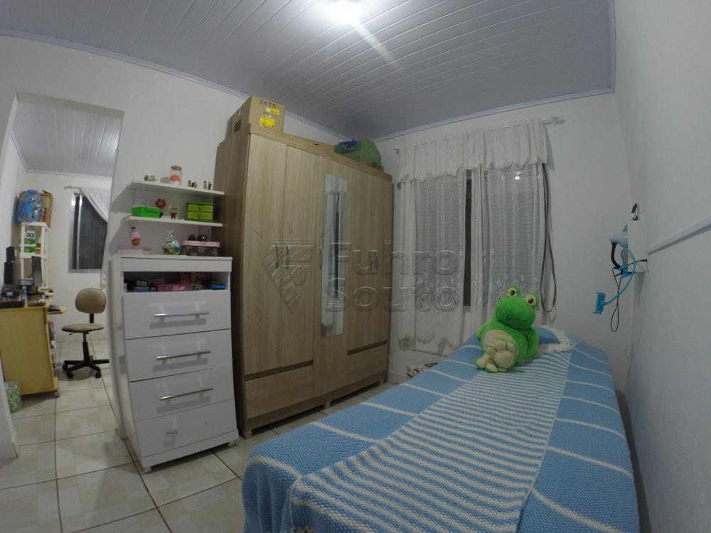 Comprar Casa / Padrão em Pelotas R$ 220.000,00 - Foto 5