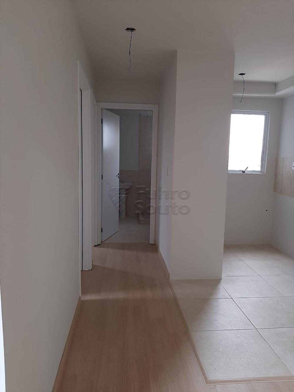 Comprar Apartamento / Padrão em Pelotas R$ 148.000,00 - Foto 4
