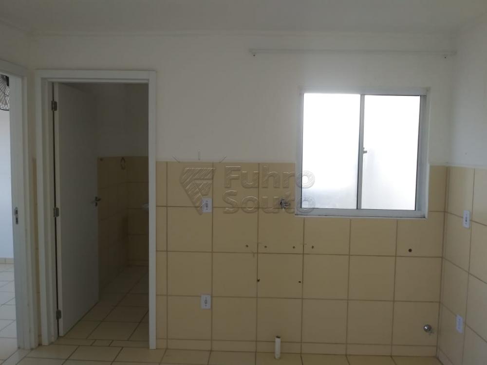 Comprar Apartamento / Padrão em Pelotas R$ 95.000,00 - Foto 6