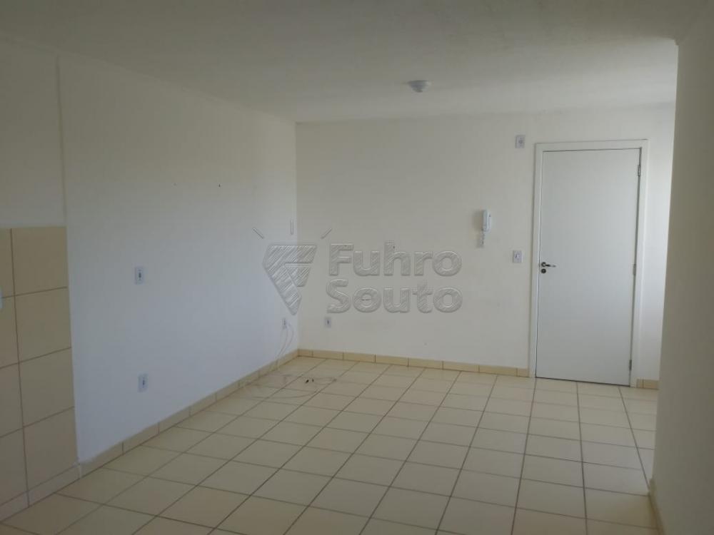 Comprar Apartamento / Padrão em Pelotas R$ 95.000,00 - Foto 3