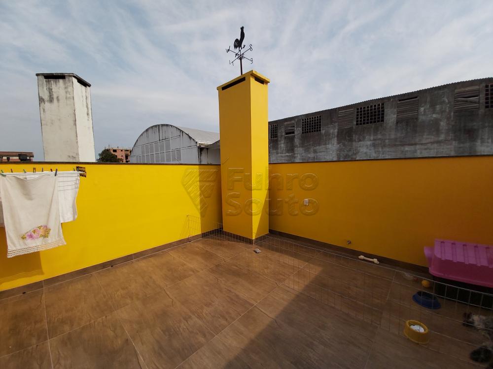 Comprar Casa / Condomínio em Pelotas R$ 680.000,00 - Foto 12 Comprar Casa / Condomínio em Pelotas R$ 680.000,00 - Foto 12