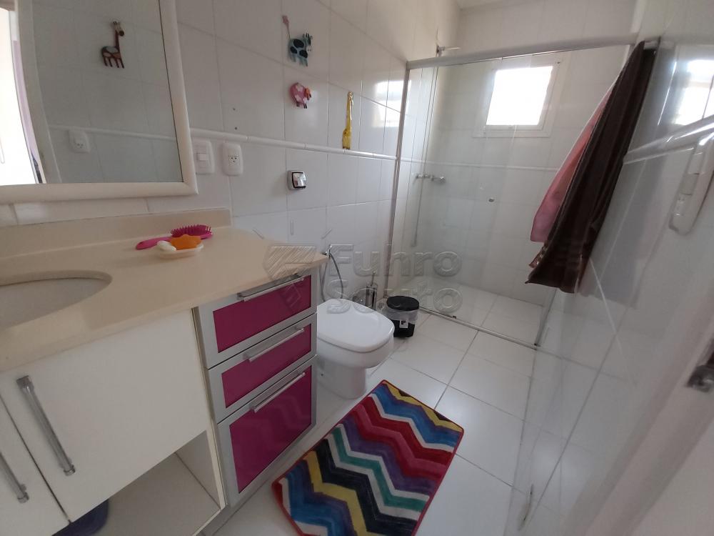 Comprar Casa / Condomínio em Pelotas R$ 680.000,00 - Foto 10 Comprar Casa / Condomínio em Pelotas R$ 680.000,00 - Foto 10