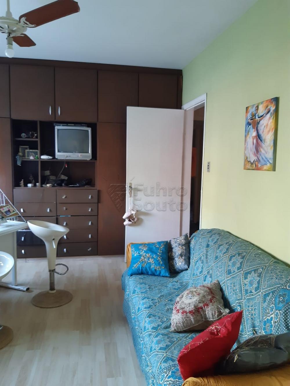 Comprar Casa / Padrão em Pelotas R$ 500.000,00 - Foto 9 Comprar Casa / Padrão em Pelotas R$ 500.000,00 - Foto 9