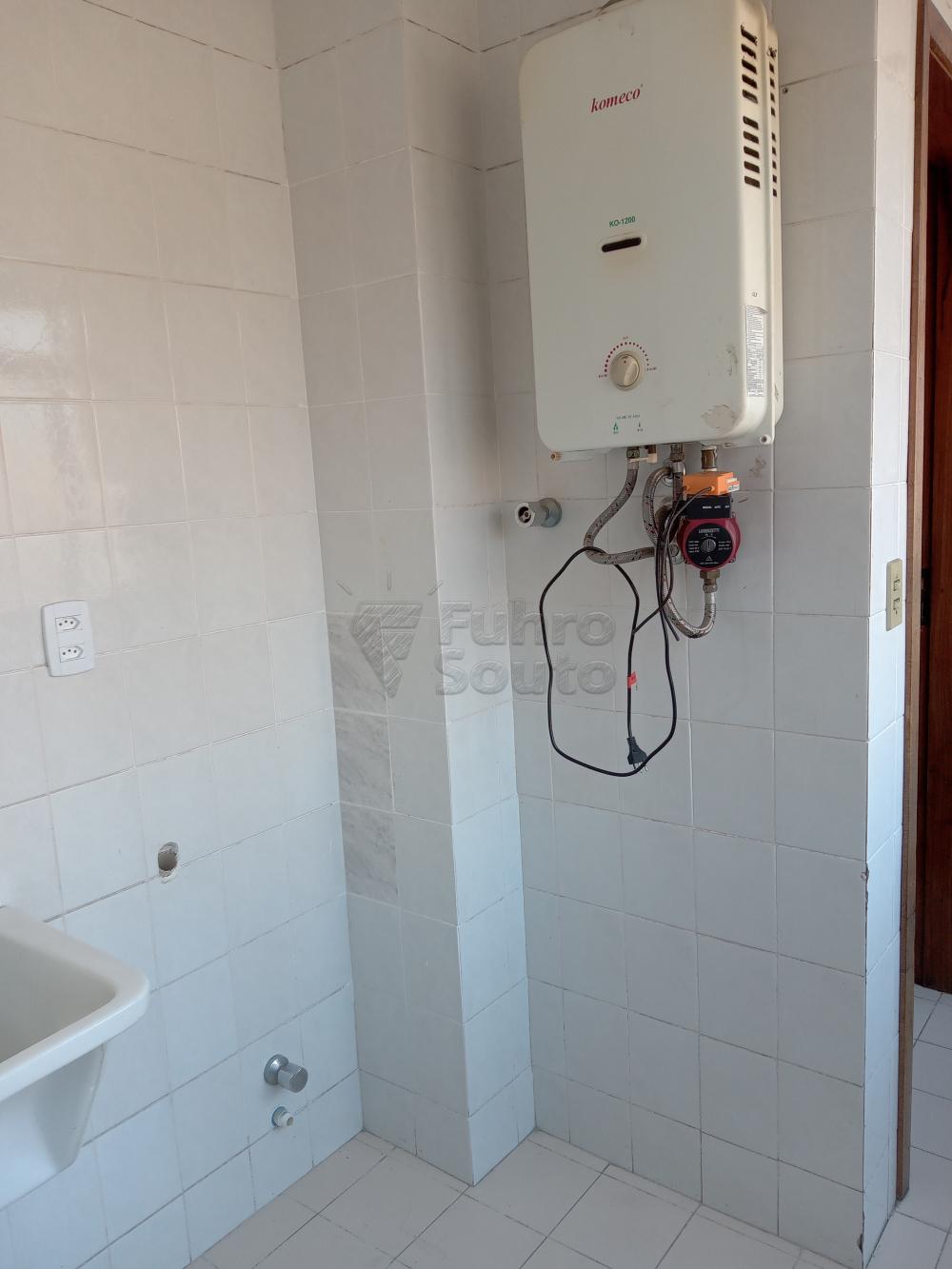 Alugar Apartamento / Padrão em Pelotas R$ 2.100,00 - Foto 5