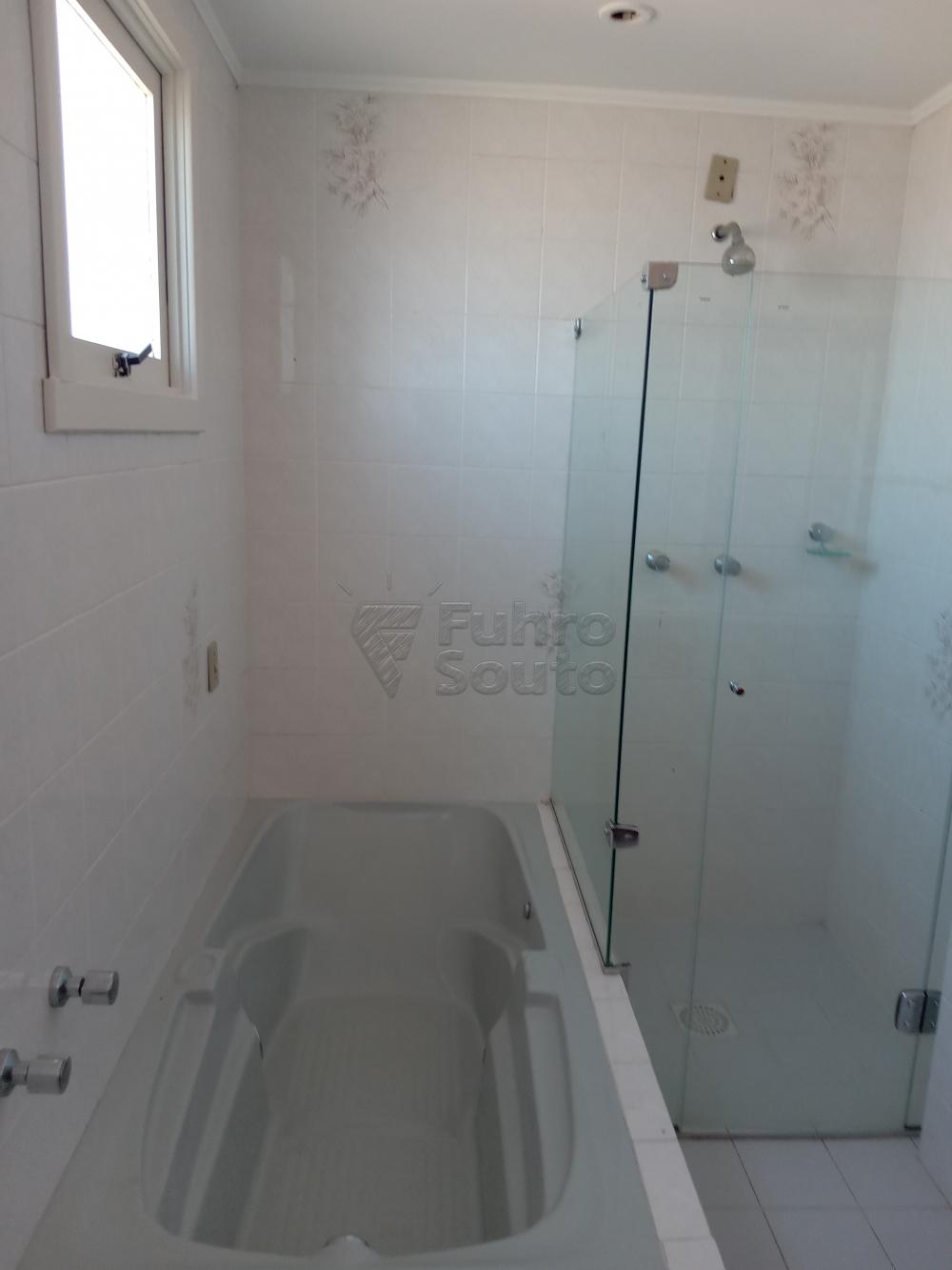 Alugar Apartamento / Padrão em Pelotas R$ 2.100,00 - Foto 7