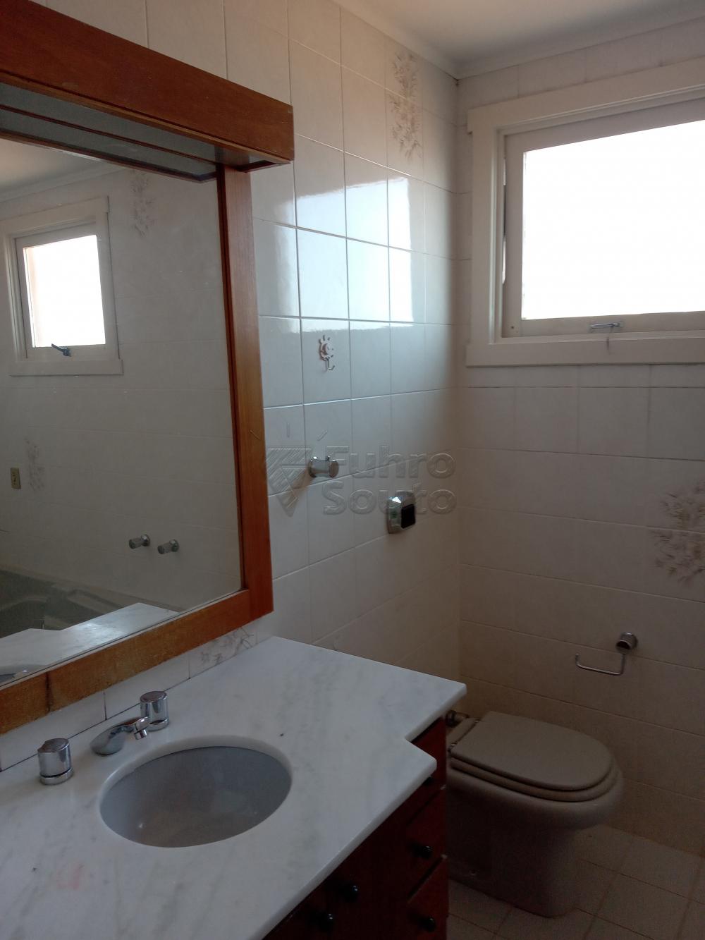 Alugar Apartamento / Padrão em Pelotas R$ 2.100,00 - Foto 8