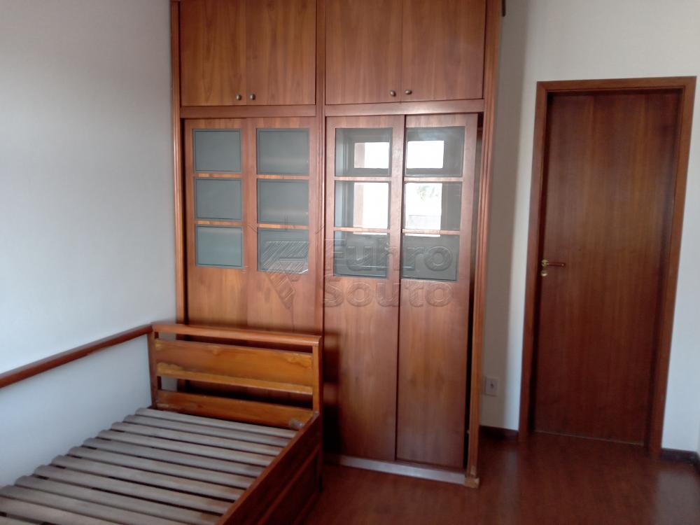 Alugar Apartamento / Padrão em Pelotas R$ 2.100,00 - Foto 9