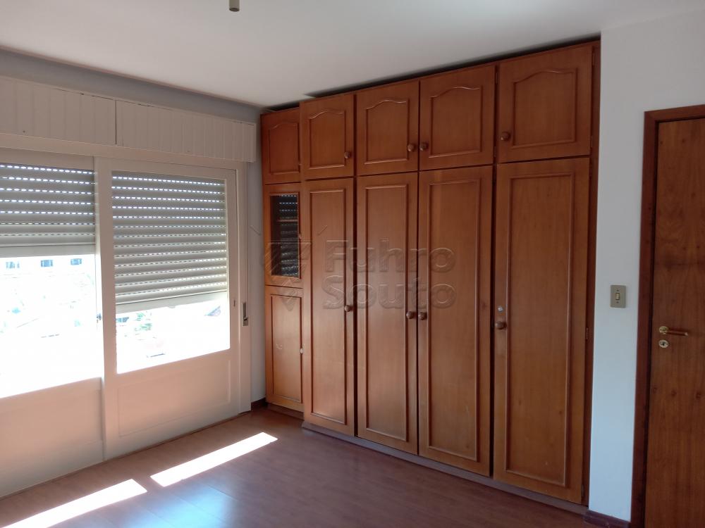 Alugar Apartamento / Padrão em Pelotas R$ 2.100,00 - Foto 13