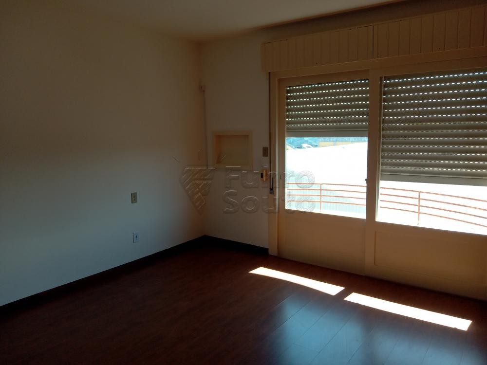 Alugar Apartamento / Padrão em Pelotas R$ 2.100,00 - Foto 14