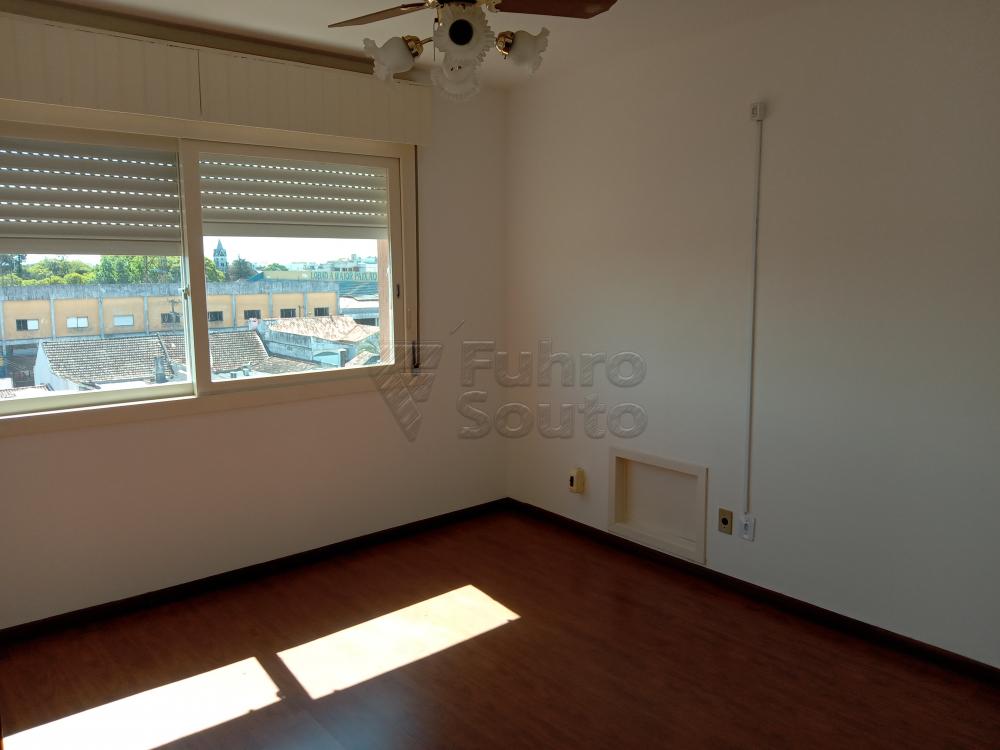 Alugar Apartamento / Padrão em Pelotas R$ 2.100,00 - Foto 16