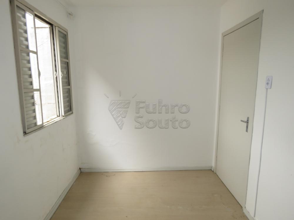 Alugar Apartamento / Fora de Condomínio em Pelotas R$ 550,00 - Foto 6