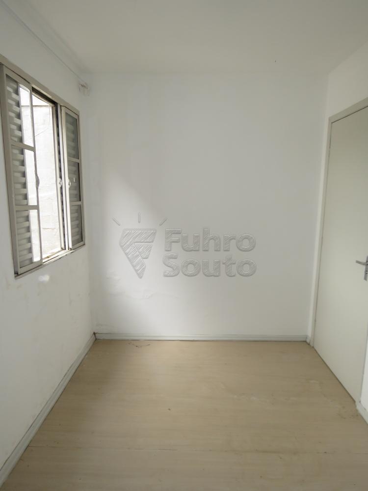 Alugar Apartamento / Fora de Condomínio em Pelotas R$ 550,00 - Foto 7