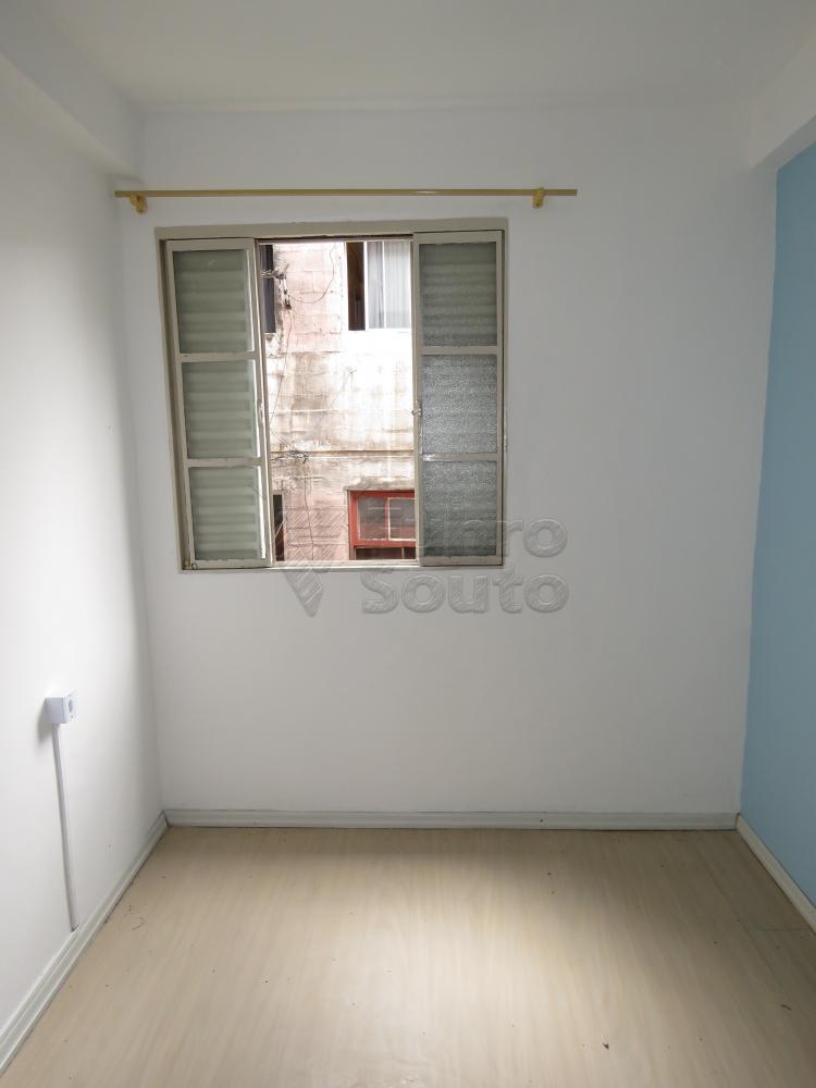 Alugar Apartamento / Fora de Condomínio em Pelotas R$ 550,00 - Foto 9