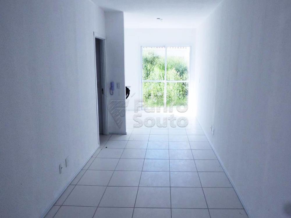 Sala Alugar Casa / Condomínio em Pelotas R$ 900,00 - Foto 2