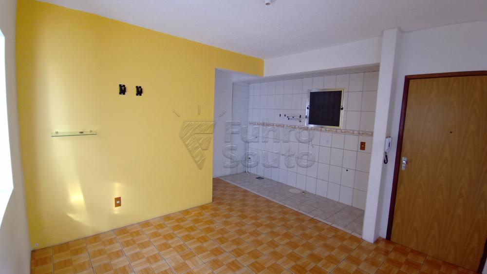 Alugar Apartamento / Padrão em Pelotas R$ 550,00 - Foto 3
