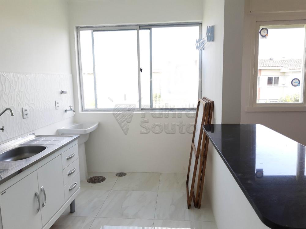 COZINHA Alugar Apartamento / Padrão em Pelotas R$ 1.000,00 - Foto 13