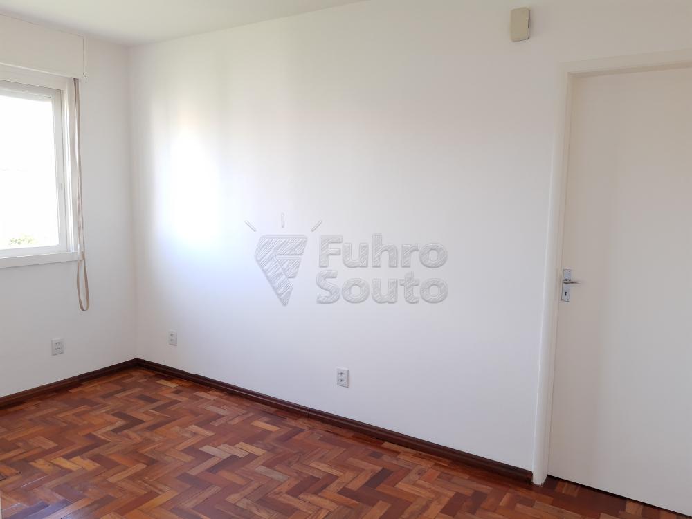 SALA Alugar Apartamento / Padrão em Pelotas R$ 1.000,00 - Foto 3