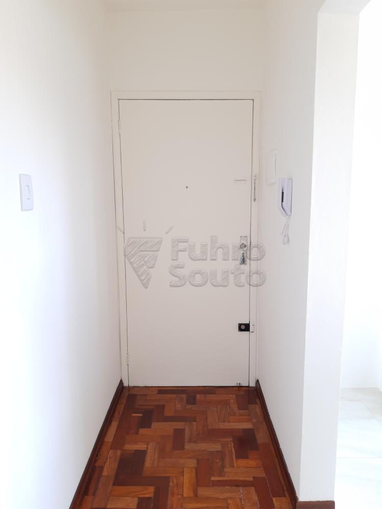 HALL DE ENTRADA Alugar Apartamento / Padrão em Pelotas R$ 1.000,00 - Foto 16