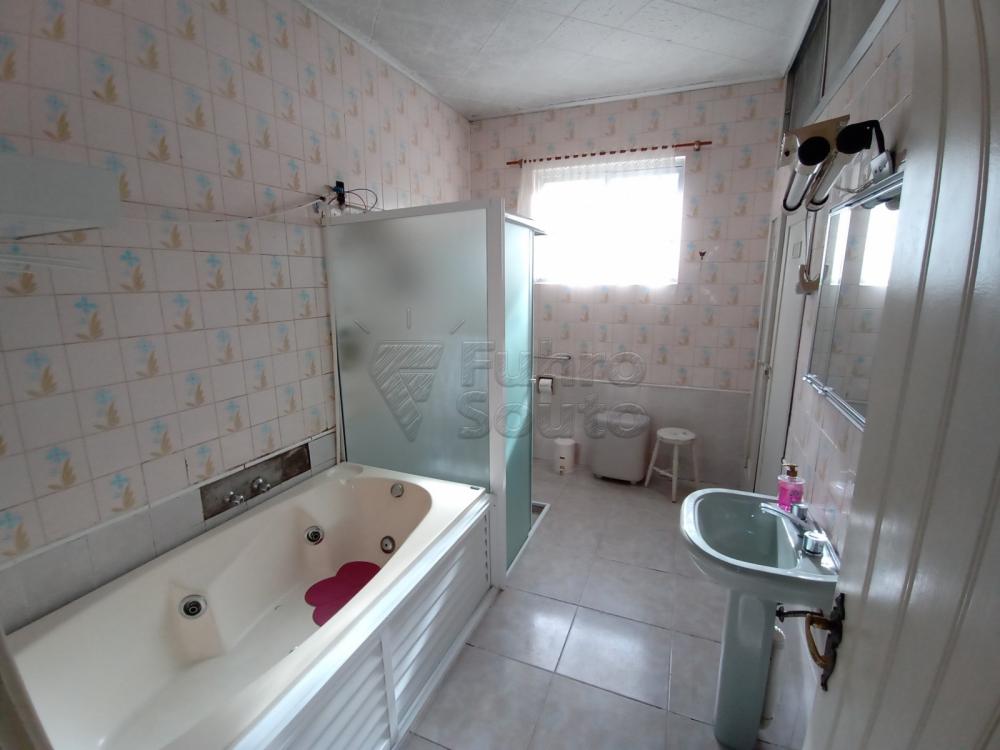 Comprar Casa / Padrão em Pelotas R$ 1.590.000,00 - Foto 12 Comprar Casa / Padrão em Pelotas R$ 1.590.000,00 - Foto 12