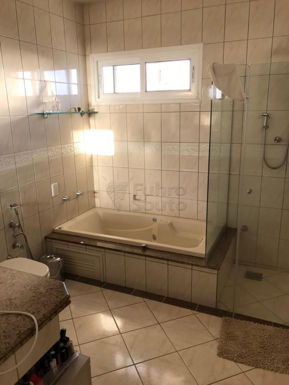 Comprar Casa / Condomínio em Pelotas R$ 1.350.000,00 - Foto 13 Comprar Casa / Condomínio em Pelotas R$ 1.350.000,00 - Foto 13