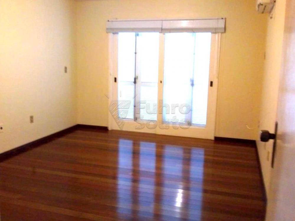 Comprar Casa / Padrão em Pelotas R$ 1.180.000,00 - Foto 8 Comprar Casa / Padrão em Pelotas R$ 1.180.000,00 - Foto 8