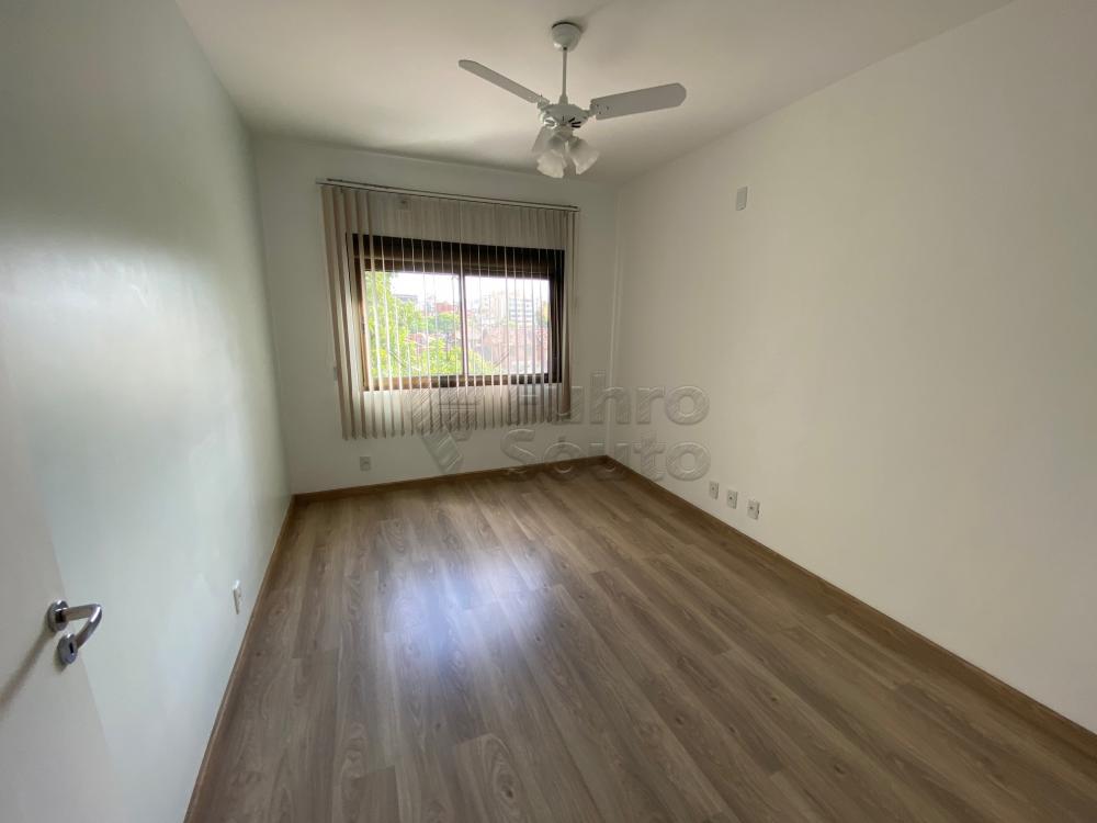 Comprar Apartamento / Padrão em Pelotas R$ 625.000,00 - Foto 6