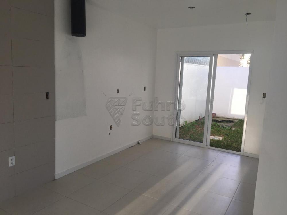 Comprar Casa / Padrão em Pelotas R$ 426.000,00 - Foto 1 Comprar Casa / Padrão em Pelotas R$ 426.000,00 - Foto 1