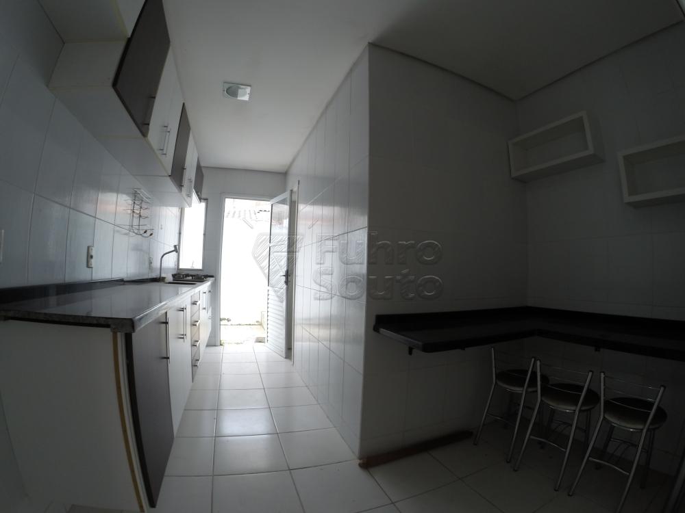 Comprar Casa / Condomínio em Pelotas R$ 350.000,00 - Foto 9 Comprar Casa / Condomínio em Pelotas R$ 350.000,00 - Foto 9