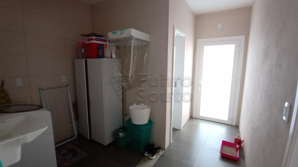 Comprar Casa / Padrão em Pelotas R$ 850.000,00 - Foto 13 Comprar Casa / Padrão em Pelotas R$ 850.000,00 - Foto 13