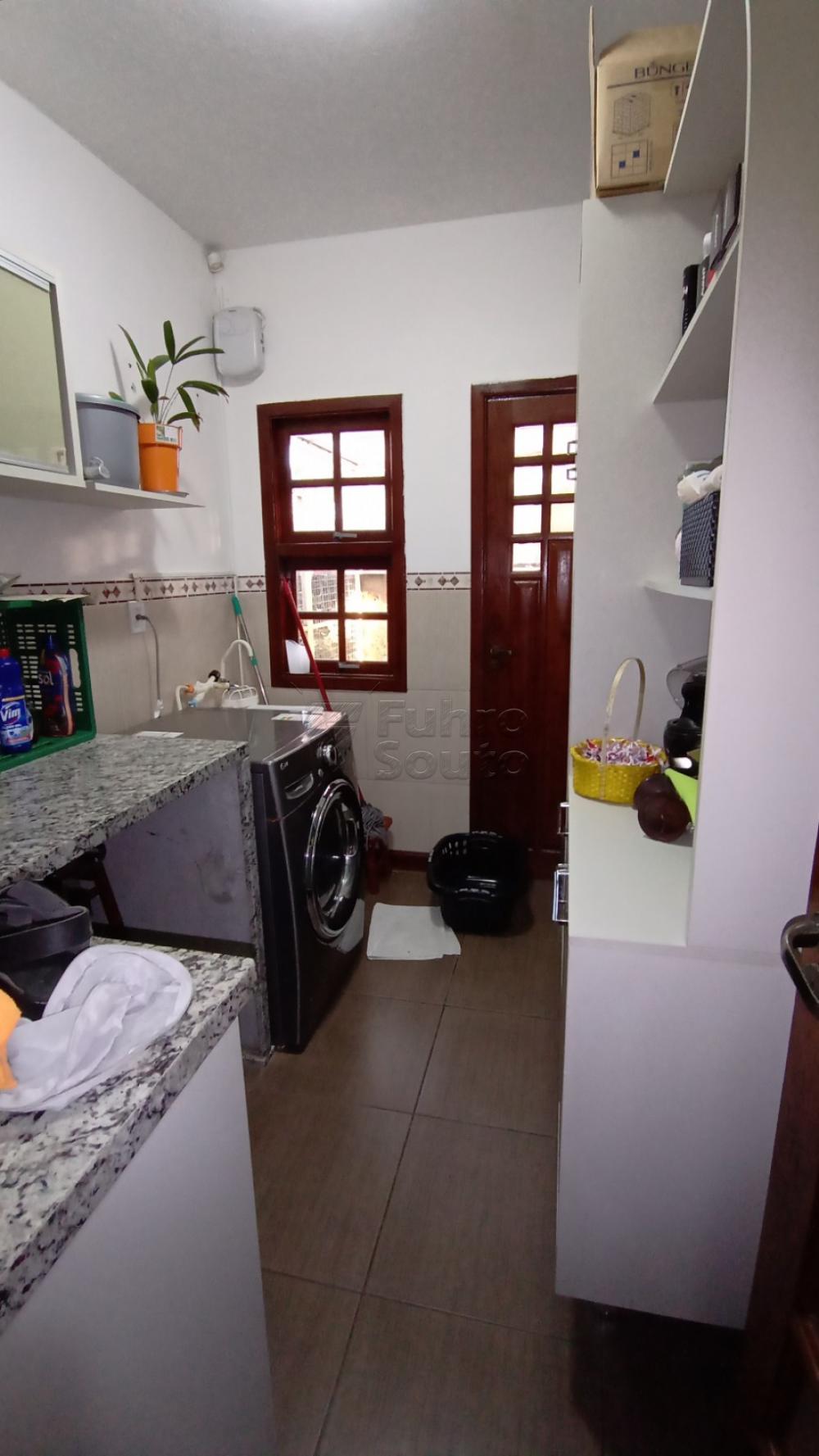 Comprar Casa / Padrão em Pelotas R$ 450.000,00 - Foto 3 Comprar Casa / Padrão em Pelotas R$ 450.000,00 - Foto 3