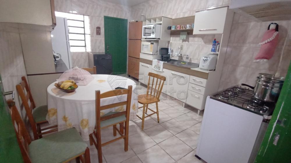 Comprar Casa / Padrão em Pelotas R$ 300.000,00 - Foto 5 Comprar Casa / Padrão em Pelotas R$ 300.000,00 - Foto 5