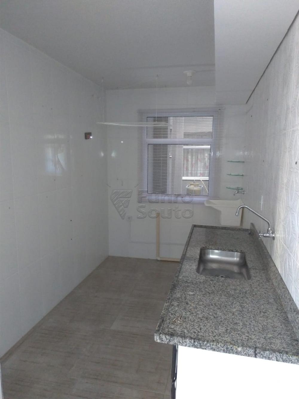 Alugar Apartamento / Padrão em Pelotas R$ 700,00 - Foto 26