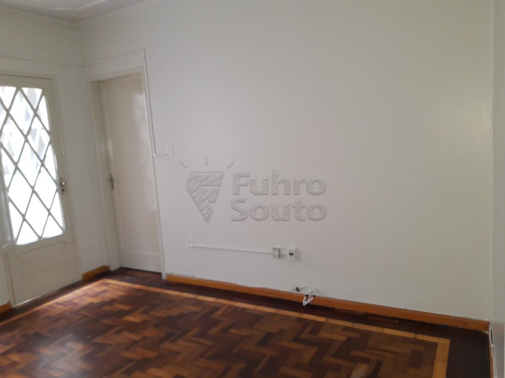 Alugar Casa / Padrão em Pelotas R$ 1.800,00 - Foto 4 Alugar Casa / Padrão em Pelotas R$ 1.800,00 - Foto 4
