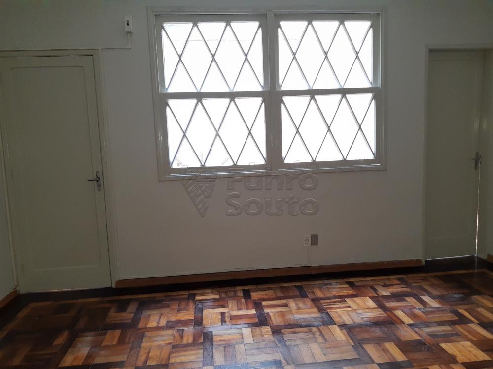 Alugar Casa / Padrão em Pelotas R$ 1.800,00 - Foto 11 Alugar Casa / Padrão em Pelotas R$ 1.800,00 - Foto 11