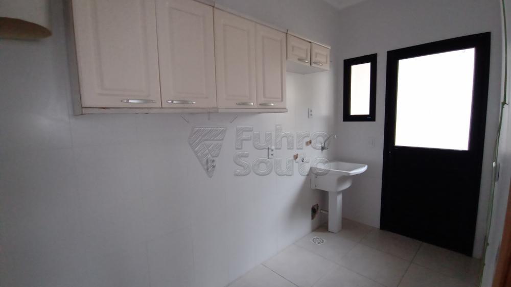 Comprar Casa / Padrão em Pelotas R$ 750.000,00 - Foto 11 Comprar Casa / Padrão em Pelotas R$ 750.000,00 - Foto 11