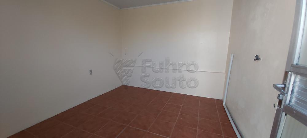 Comprar Casa / Padrão em Pelotas R$ 240.000,00 - Foto 7