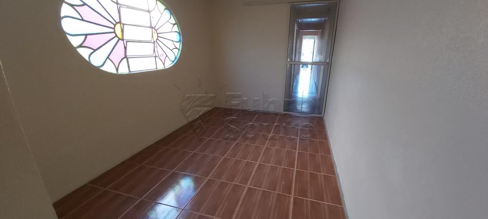 Comprar Casa / Padrão em Pelotas R$ 240.000,00 - Foto 6