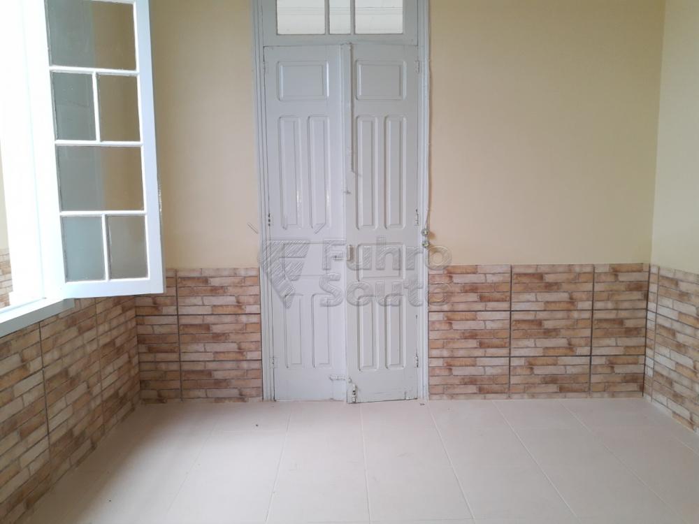 Alugar Casa / Padrão em Pelotas R$ 2.000,00 - Foto 10 Alugar Casa / Padrão em Pelotas R$ 2.000,00 - Foto 10