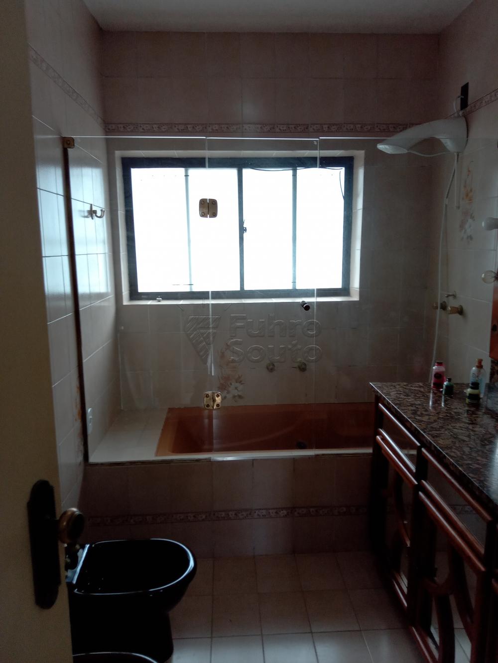 Alugar Casa / Padrão em Pelotas R$ 4.000,00 - Foto 10 Alugar Casa / Padrão em Pelotas R$ 4.000,00 - Foto 10