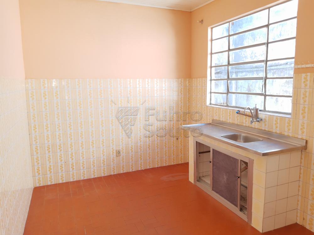 Alugar Casa / Padrão em Pelotas R$ 750,00 - Foto 10 Alugar Casa / Padrão em Pelotas R$ 750,00 - Foto 10