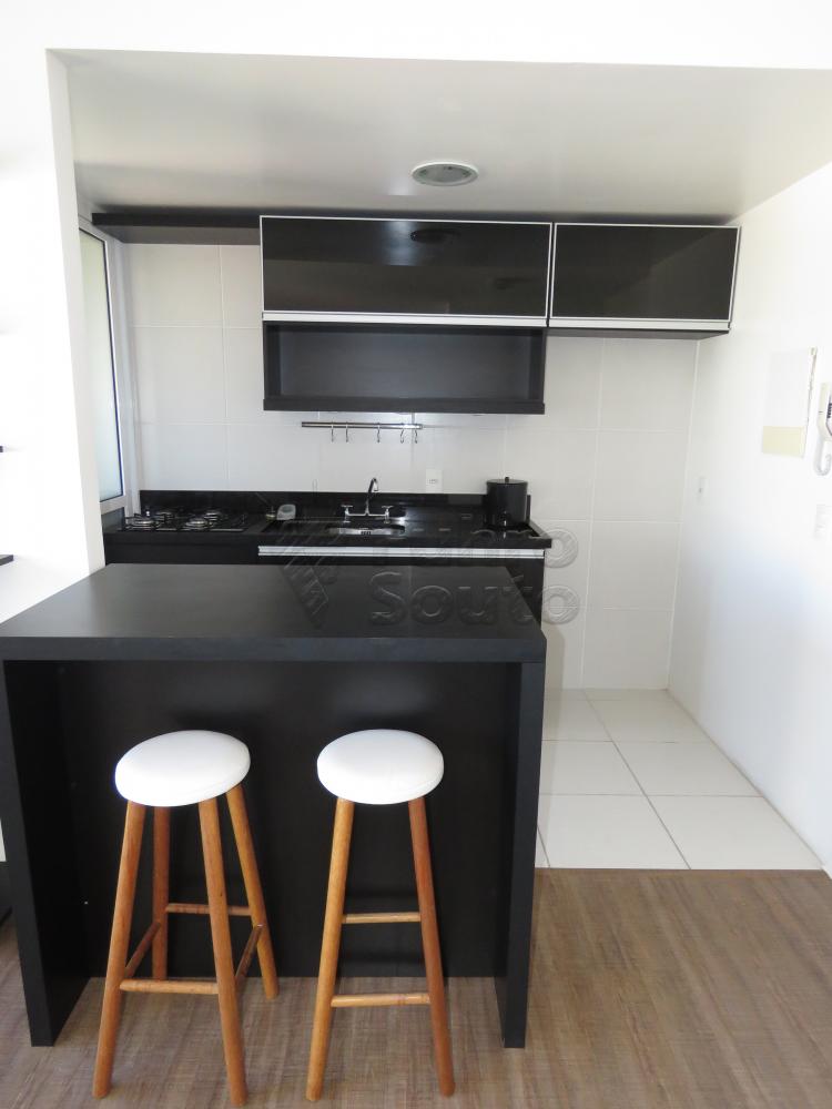 COZINHA Alugar Apartamento / Padrão em Pelotas R$ 1.700,00 - Foto 4