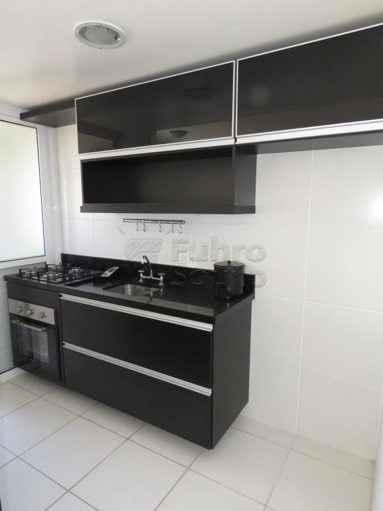 COZINHA Alugar Apartamento / Padrão em Pelotas R$ 1.700,00 - Foto 5