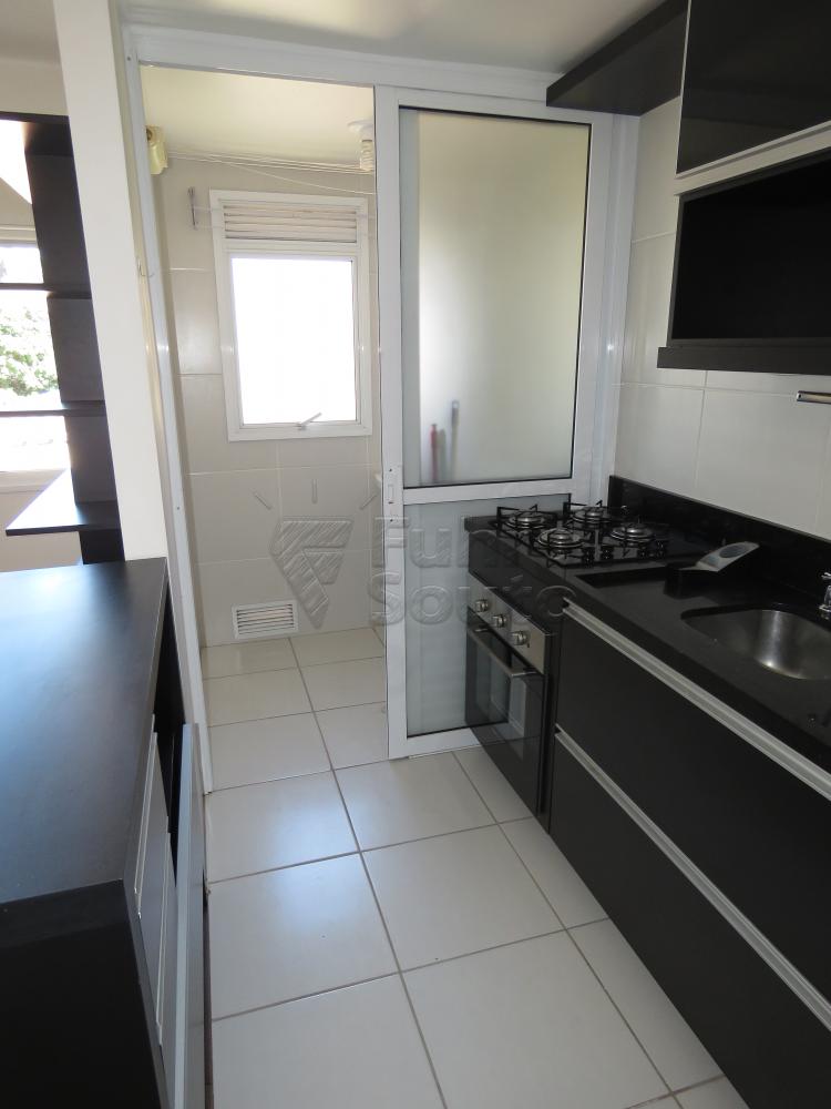 COZINHA Alugar Apartamento / Padrão em Pelotas R$ 1.700,00 - Foto 6